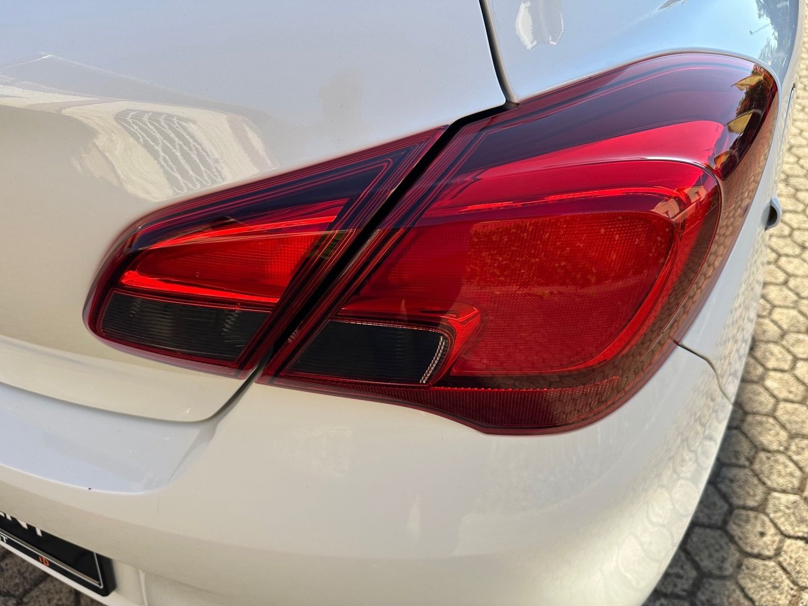 Fahrzeugabbildung Opel Corsa E 1.4 Edition Klima,Radio,USB,Allwetter