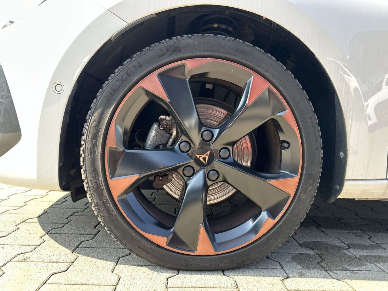 Fahrzeugabbildung CUPRA Leon 1.5 eTSI 150 PS DSG