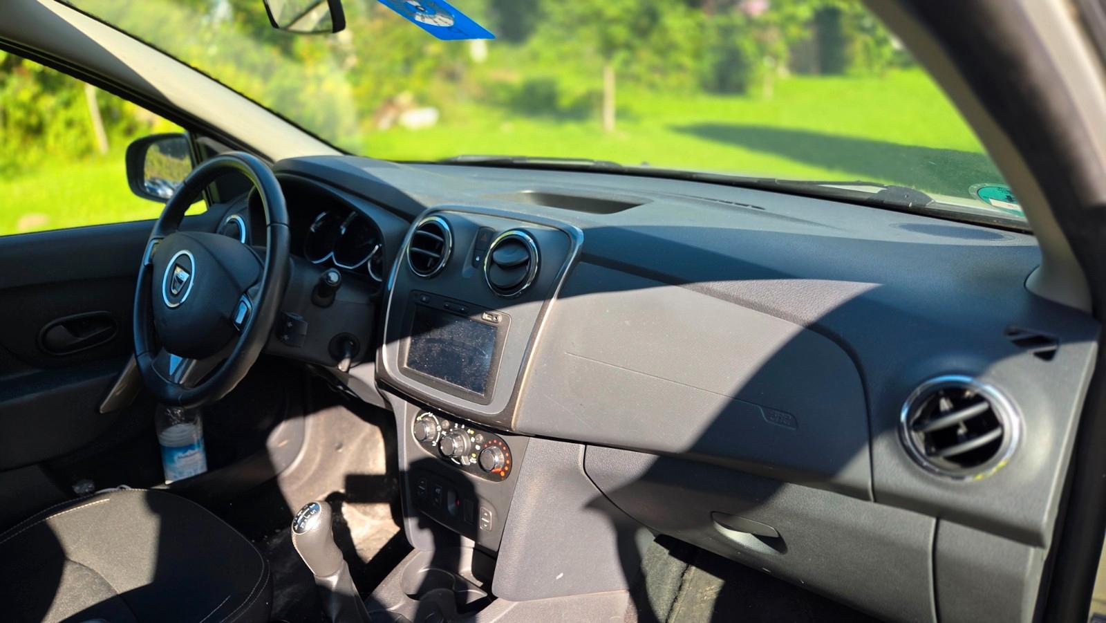 Dacia Logan 2015 — photo 17