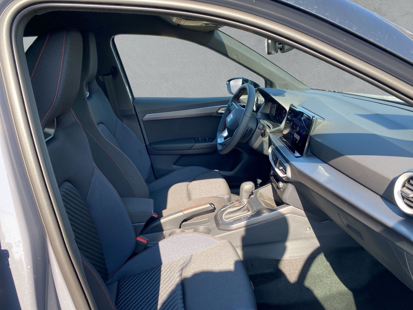 Fahrzeugabbildung SEAT Arona FR 1.0 TSI*NAVI*Full-Link*SHZ*PDC*CAM*ACC*