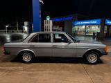 Mercedes-Benz W123 300D H-Zul., Schiebdach... - Mercedes-Benz 300: D W123