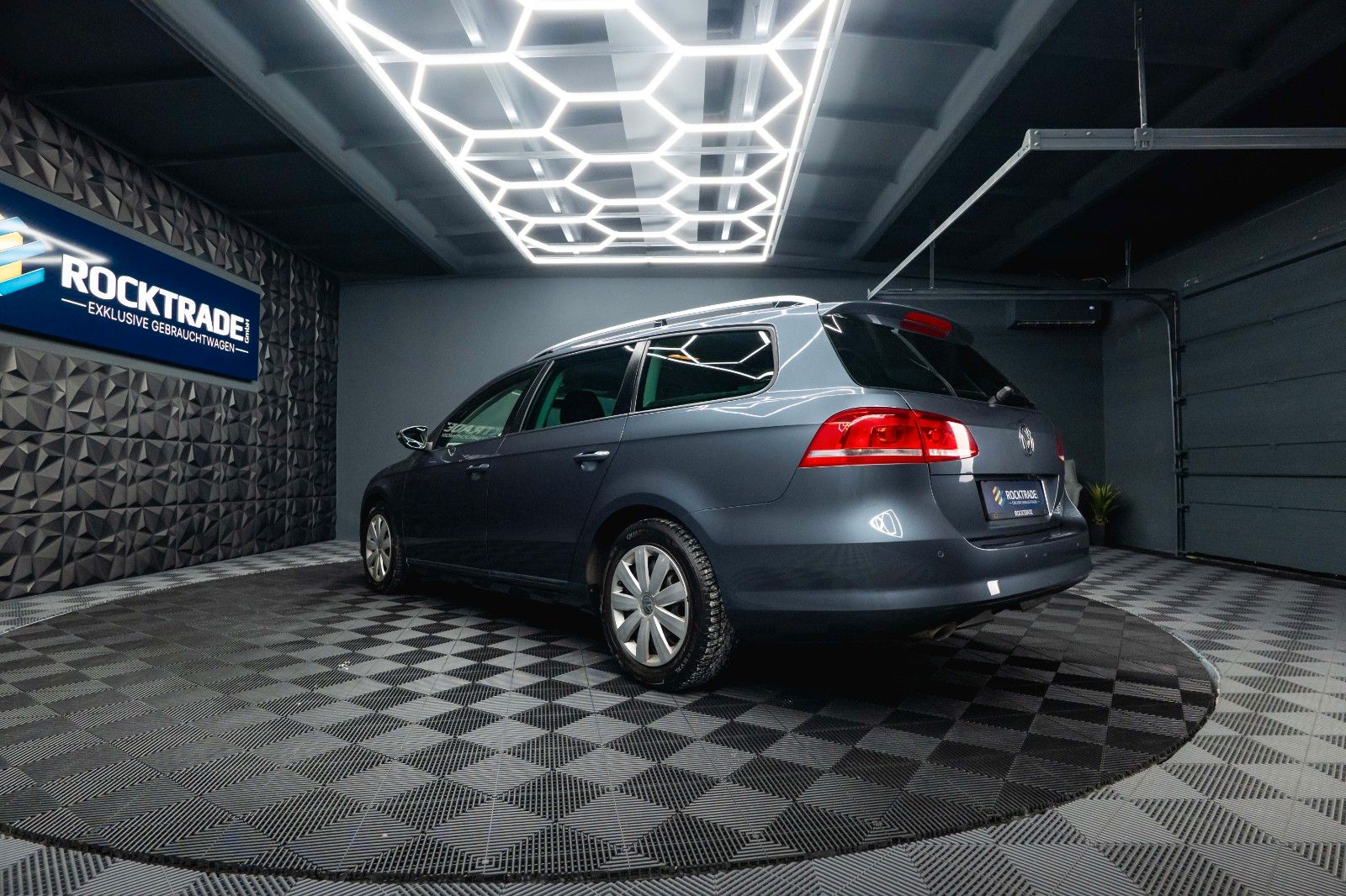 Fahrzeugabbildung Volkswagen Passat Variant 1.6 TDI Trendline BlueMotion TÜV