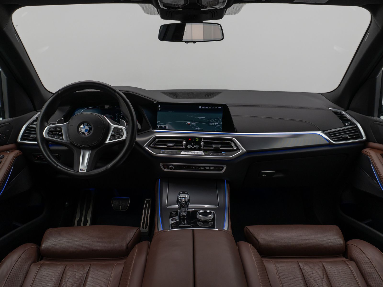 Fahrzeugabbildung BMW X5 xD40d M Sport 360° Laser HUD DAB Individual