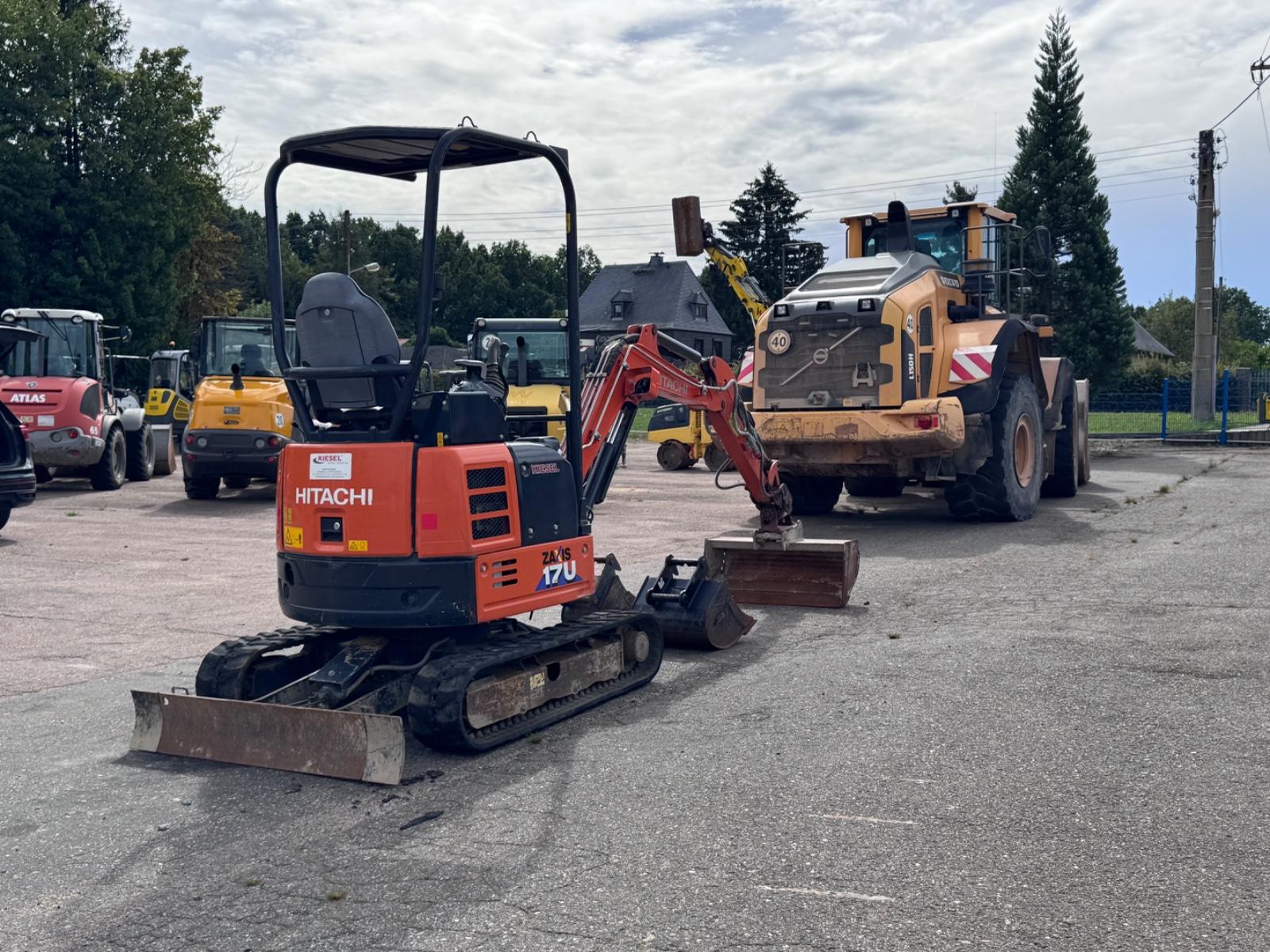 Hitachi ZX 17 U, Powertilt, 3 Löffel