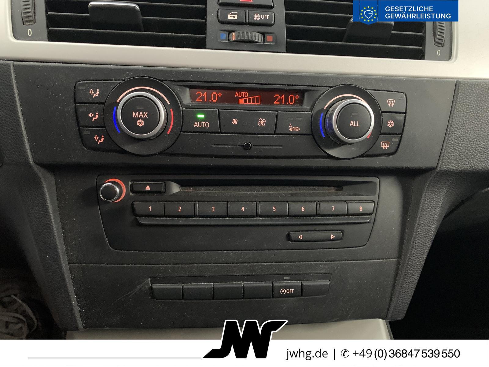 BMW 320 2011 — photo 8