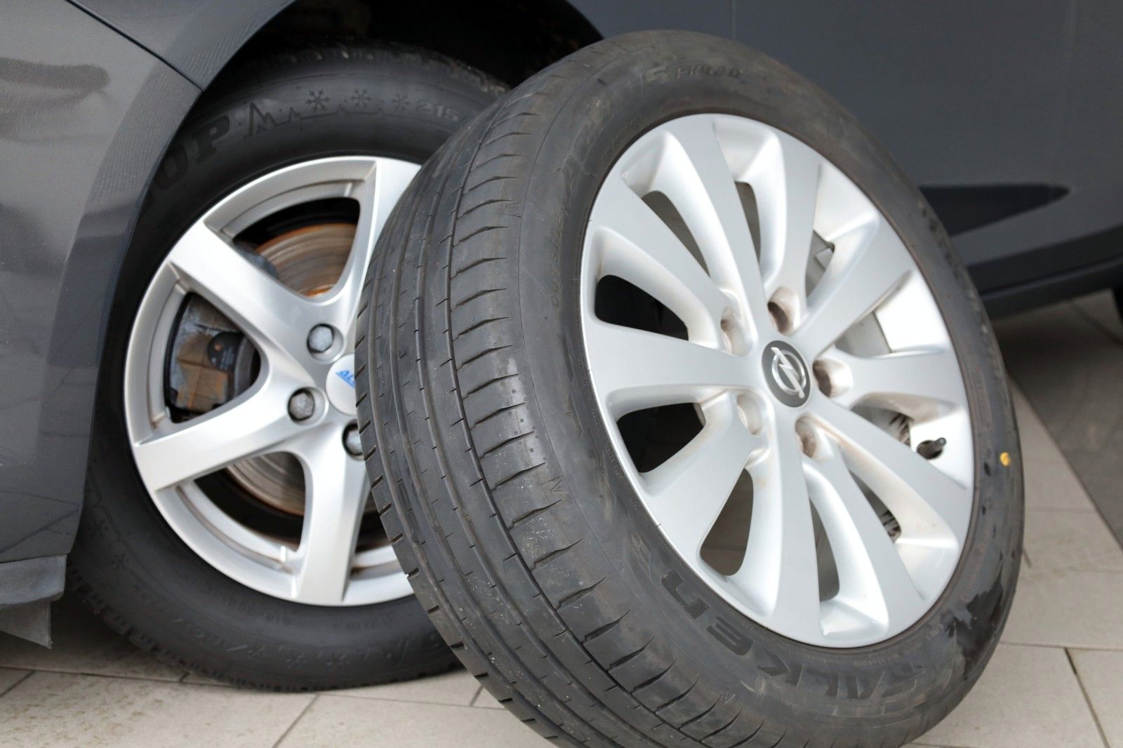 Fahrzeugabbildung Opel Astra J Sports Tourer Exklusiv Navi,SH,PDC,AHK