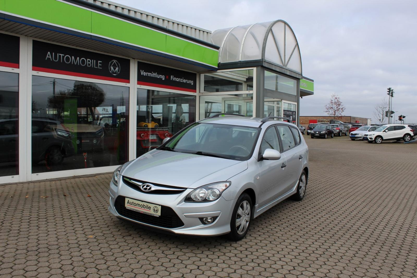 Hyundai i30 2011 — вигляд ззаду