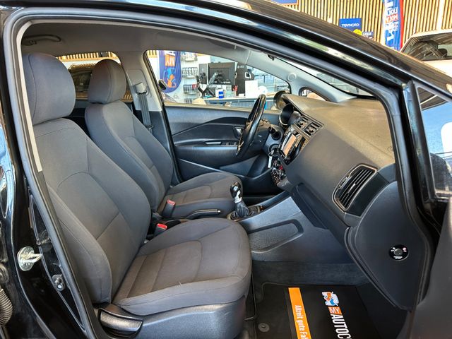 MYAUTOCENTER – Gebraucht- und Jahreswagen mit Werkstattservice in Pfaffenhofen Kia Rio Dream Team *Navi*Klima*Sitzh*Lenkradhz*