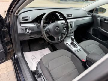 Volkswagen Passat - 10