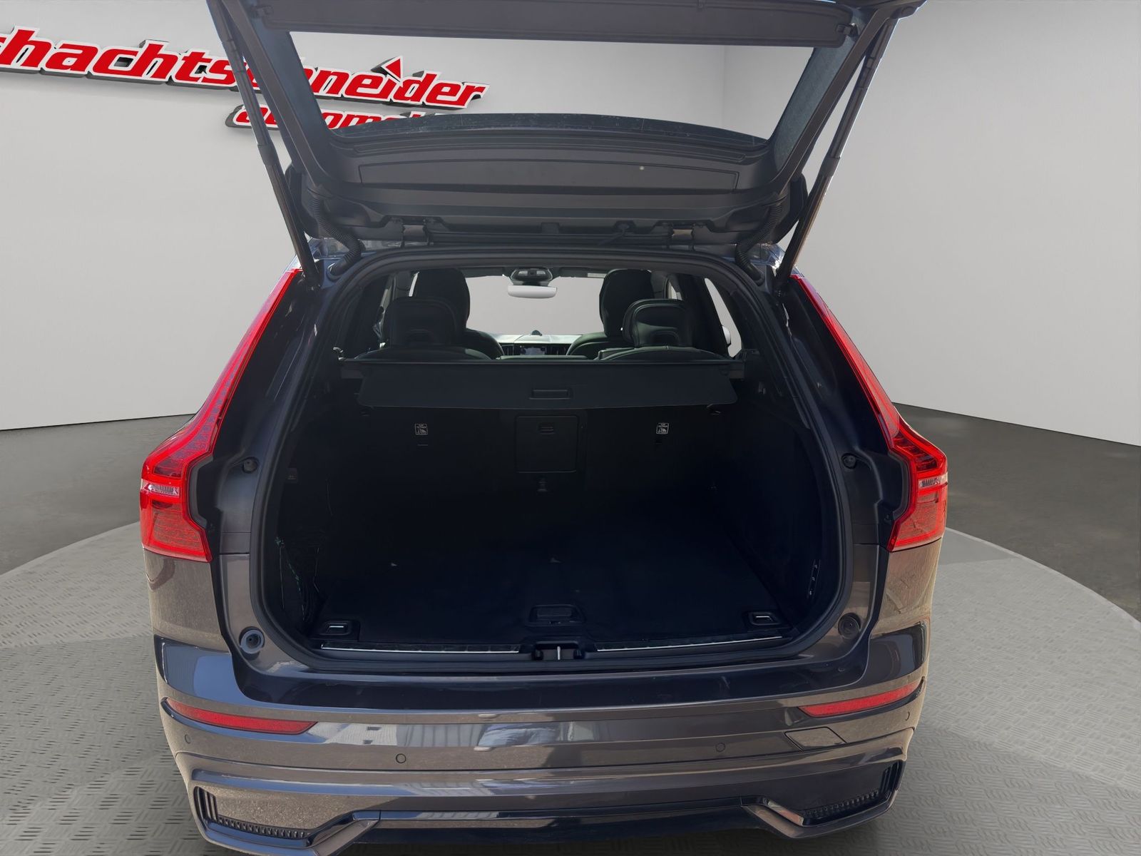 Volvo XC60 B5 AWD Diesel R-Design+Luft+BowersW+AHZV+ foto 13