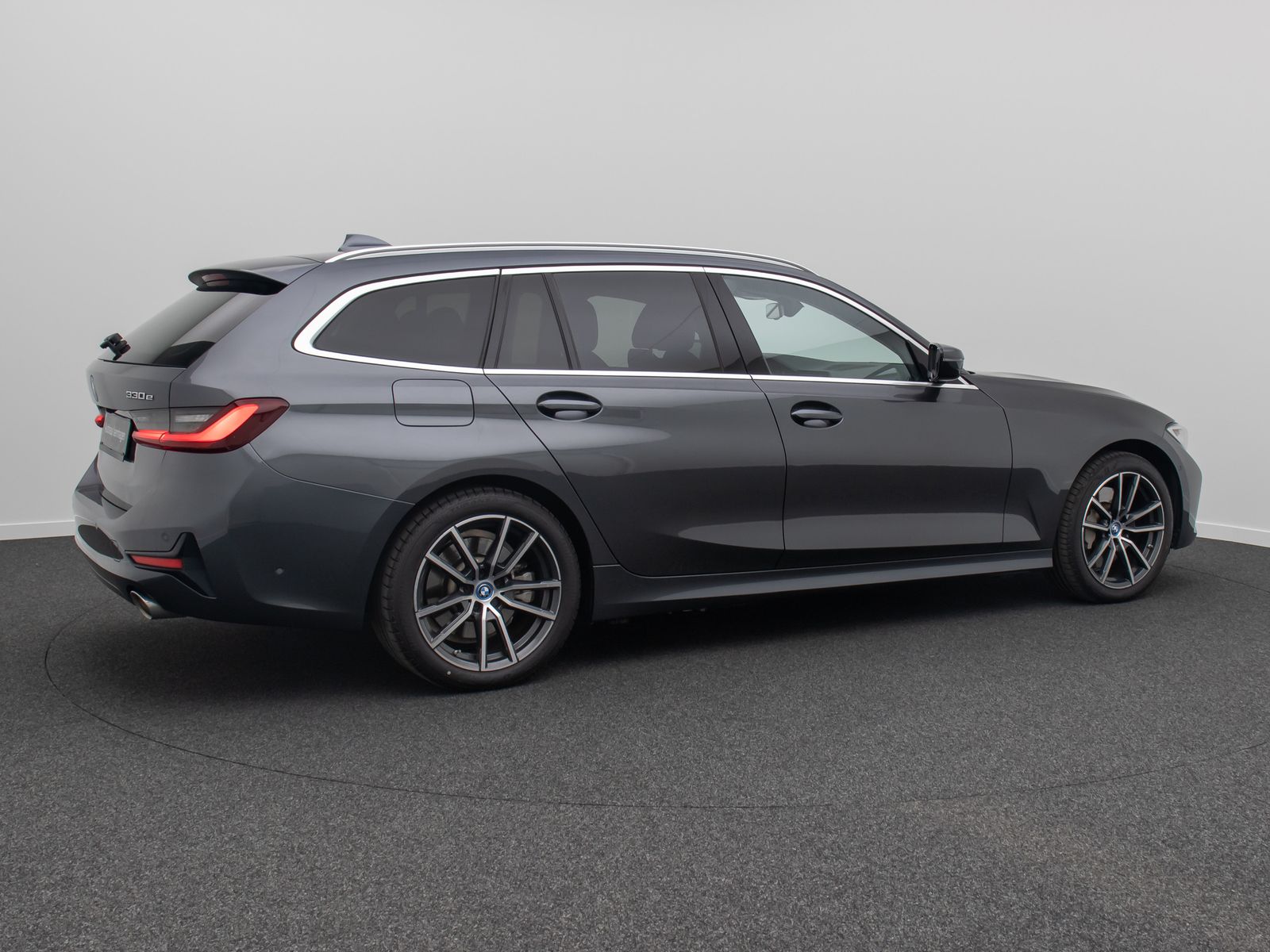 Fahrzeugabbildung BMW 330e xD Sport Line DAB Kamera AHK Alarm 18Zoll