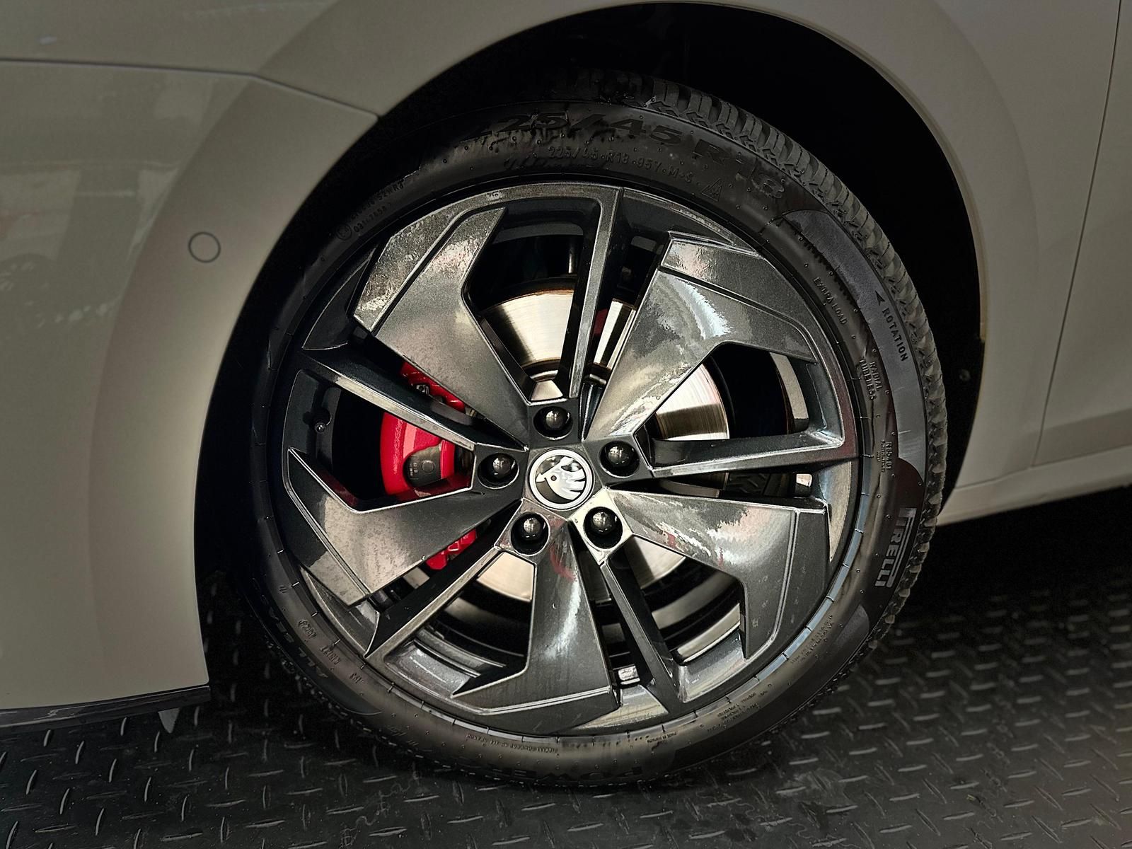 SKODA Octavia 2.0TDI RS* MATRIX#AHK#SHZ#FH#ACC#NAV#HUD - Image 9