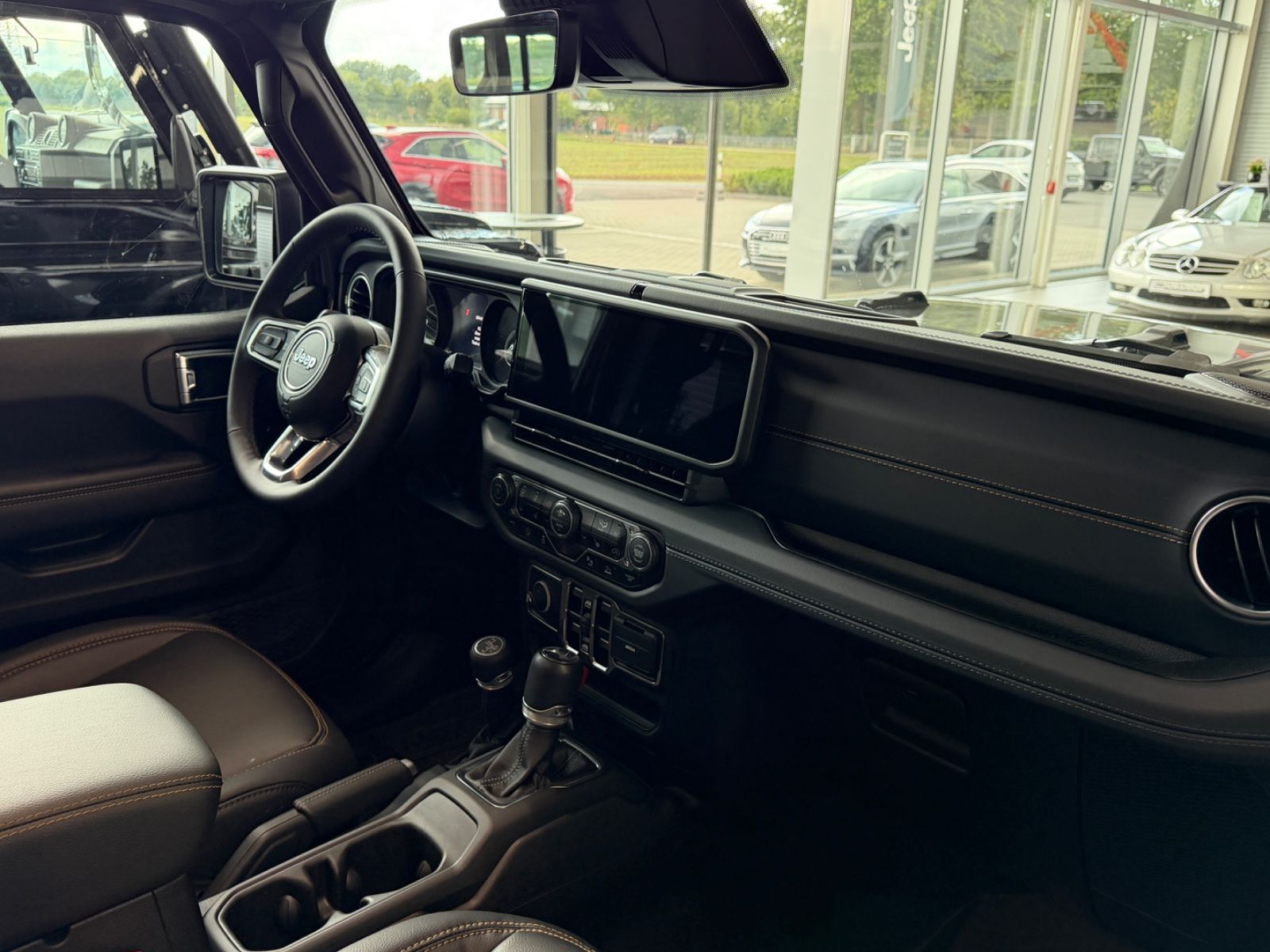 Fahrzeugabbildung Jeep 2.0 Wrangler Unlimited Sahara Leder Top