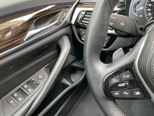 Fahrzeugabbildung BMW 530 i Touring Sport Line Autom. AHK, Leder, Stan