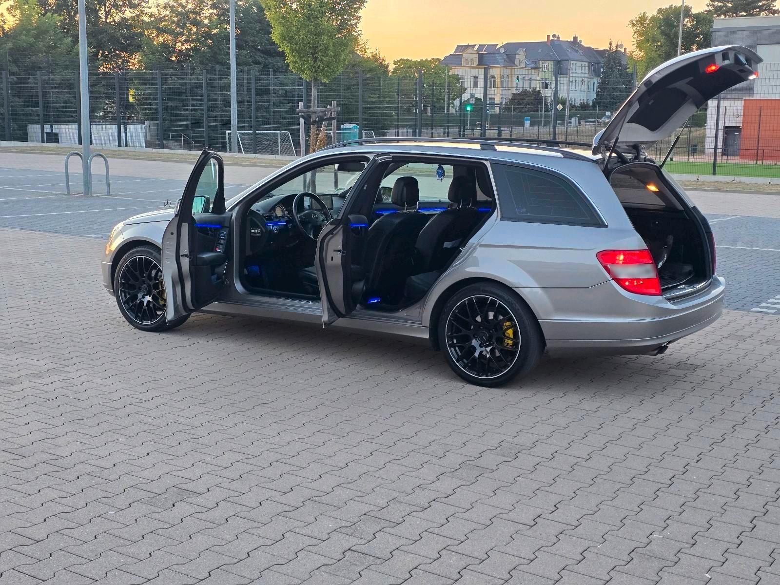 Mercedes-Benz C200 2009 — photo 12