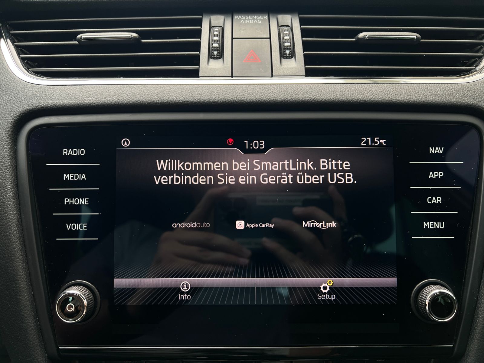 Fahrzeugabbildung SKODA Octavia III Combi Tour 2.0 TDI *AHK, Navi, 16''-