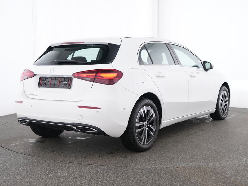 Fahrzeugabbildung Mercedes-Benz A 250 e Progressive LED+Kamera+11kW+WinterPaket
