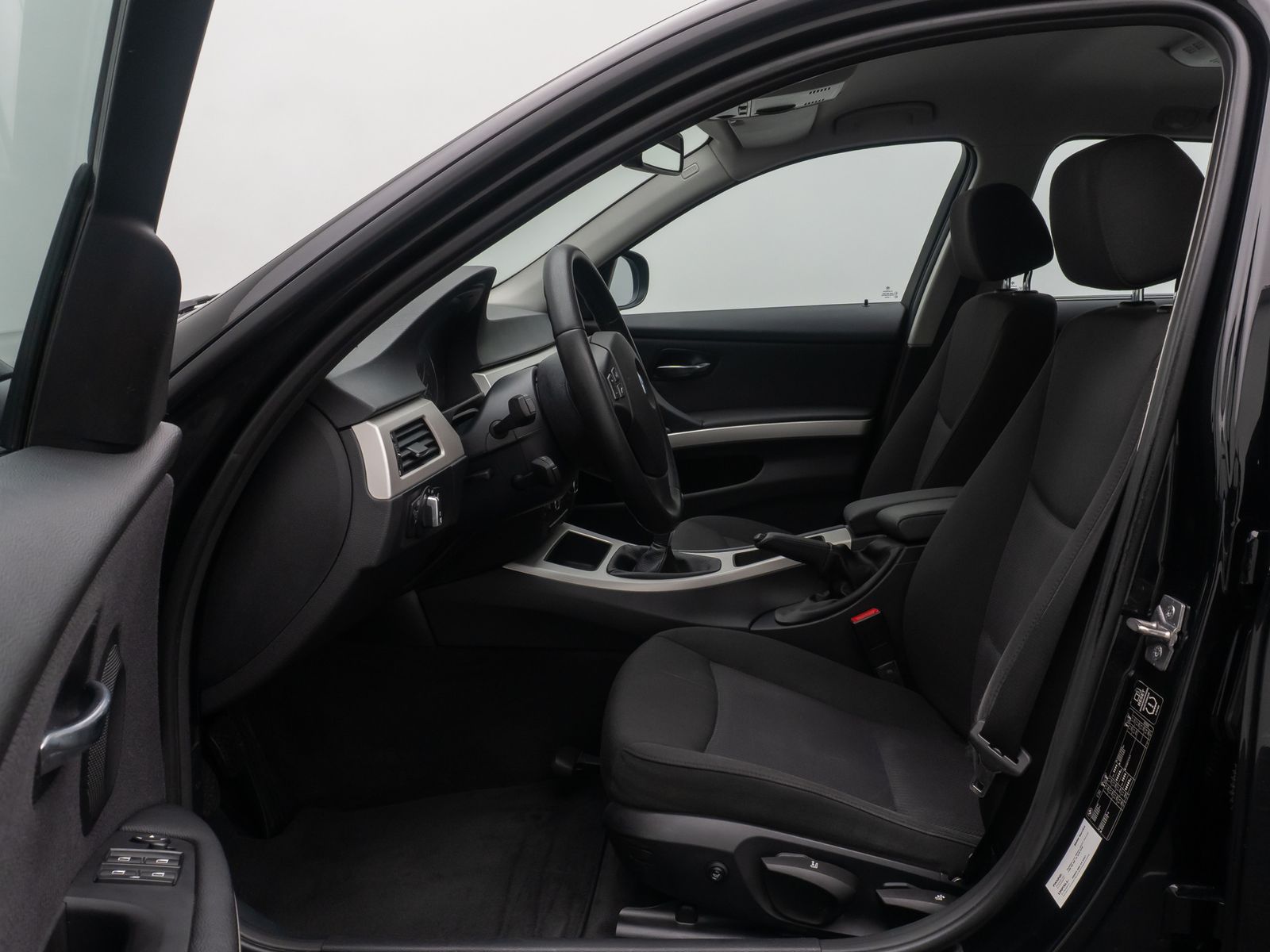 Fahrzeugabbildung BMW 318d GeschwindigReg PDC KlimaAut Freischprech