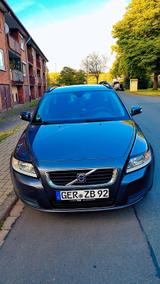 Volvo V50 1.6L 101 PS TÜV neu - Volvo V50 mit Benzin-Antrieb: Scheckheftgepflegt