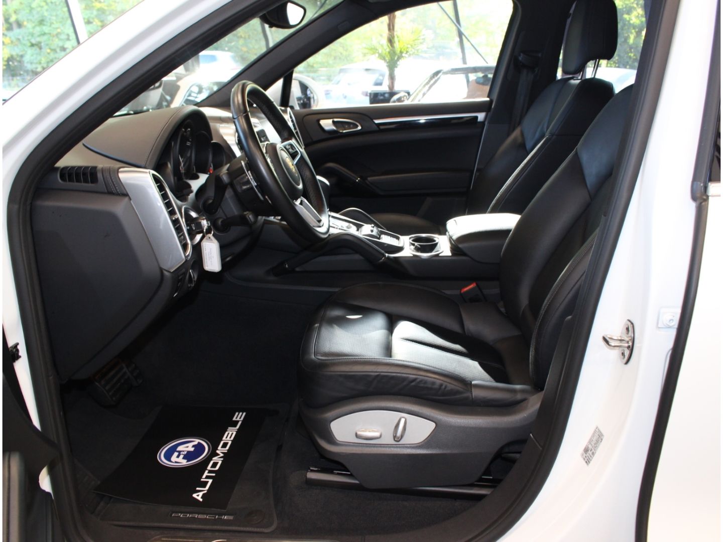 Fahrzeugabbildung Porsche Cayenne 3.0 Diesel *Pano*Standh.*Kamera