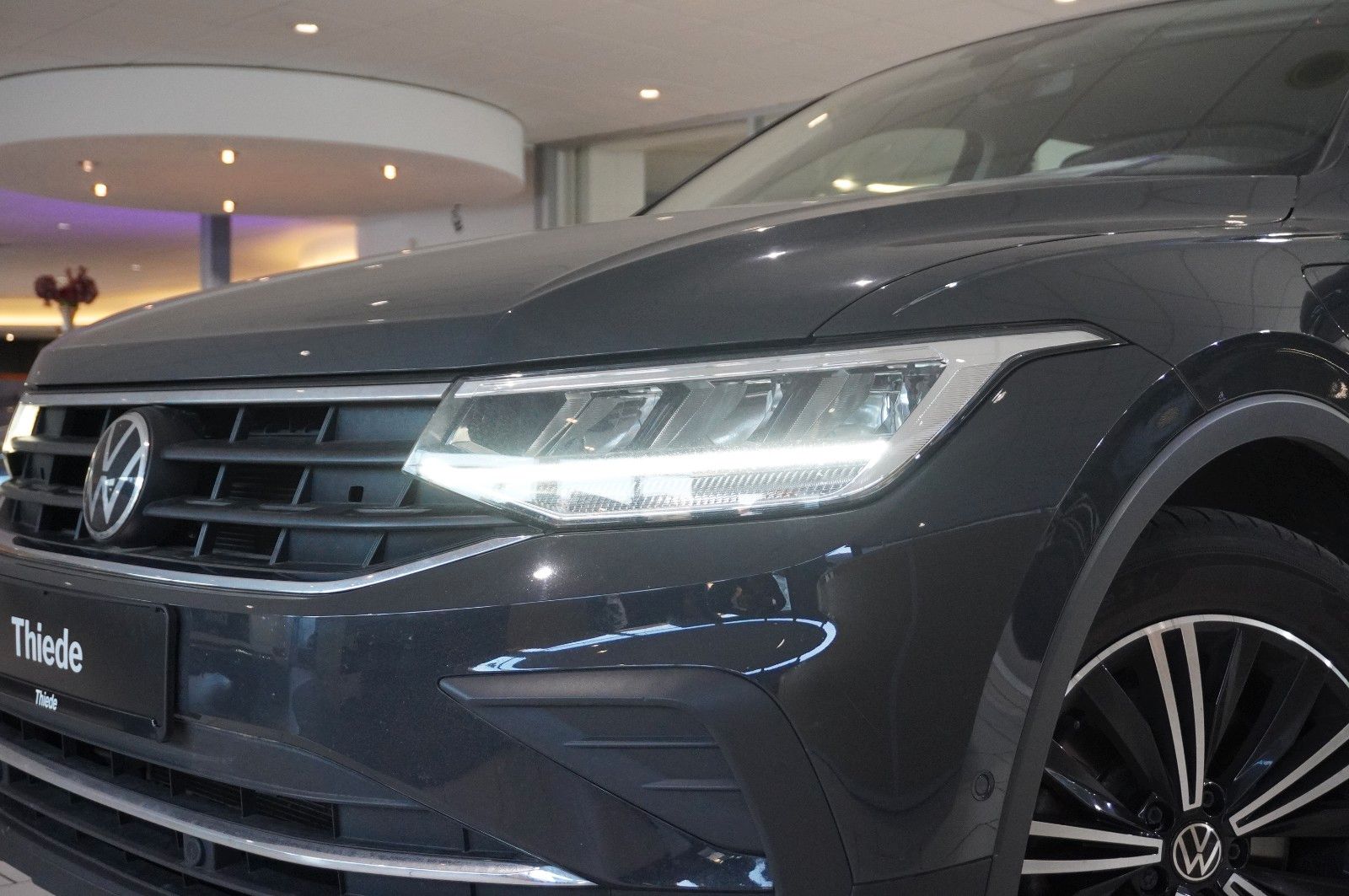 Fahrzeugabbildung Volkswagen Tiguan Life 1.4 e-HYBRID NAVI/LED/KAMERA/SH/VIRT