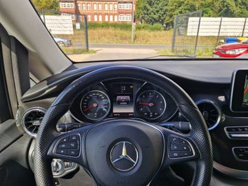 Mercedes V 220 - 11