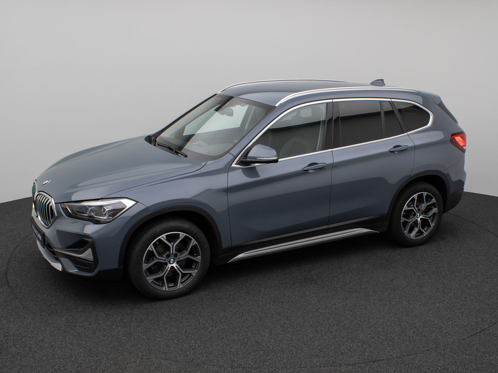 Fahrzeugabbildung BMW X1 sD18i xLine Kamera DAB HiFi DrivAssist Sport