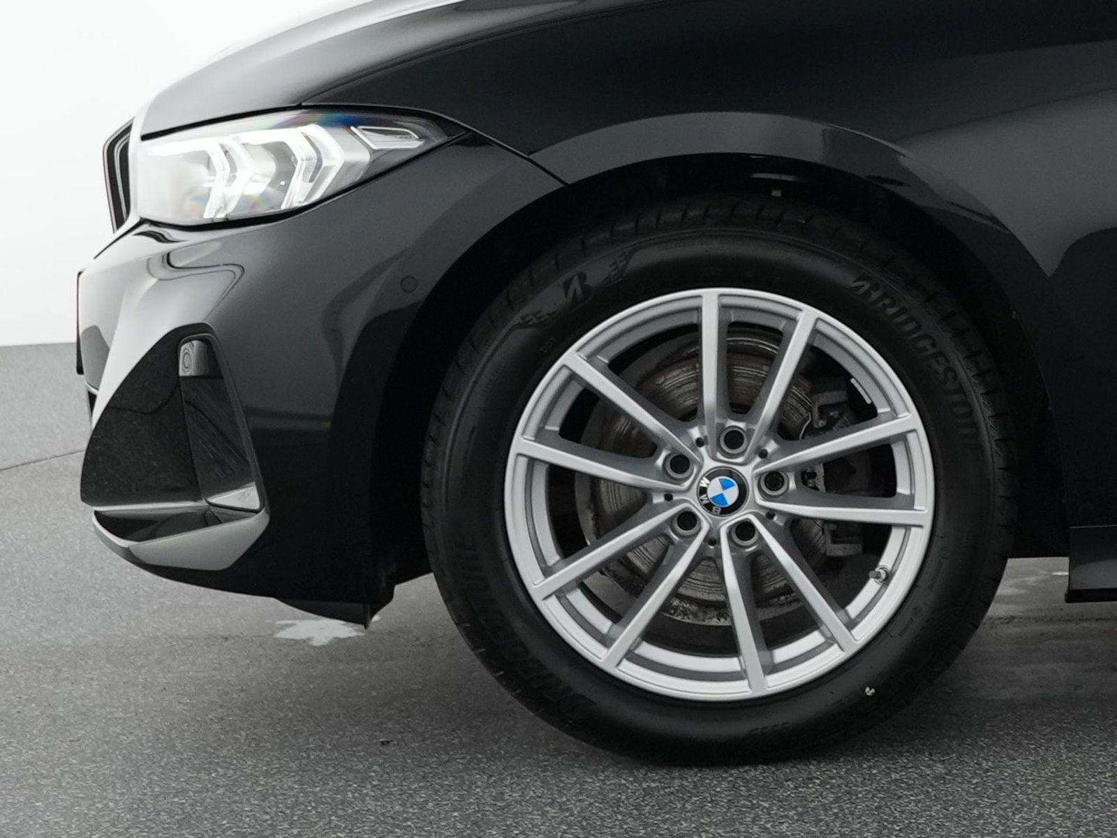 BMW 318i ACC|Rückfahrkamera|SHZ|LED|Navigation foto 13