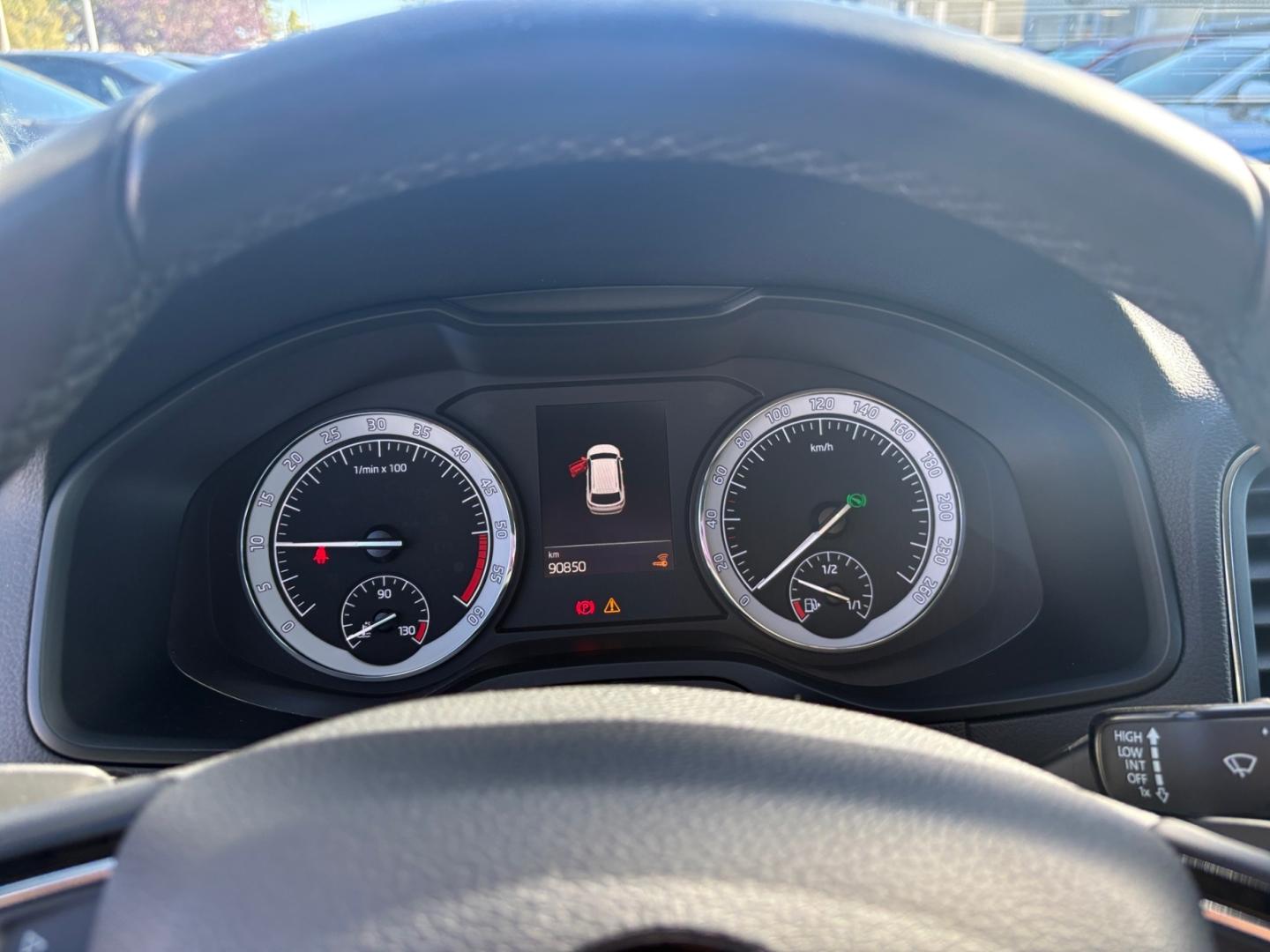 Skoda Karoq 1.6 TDI DSG Style *LED*AHK*CAM*CarPlay*SHZ