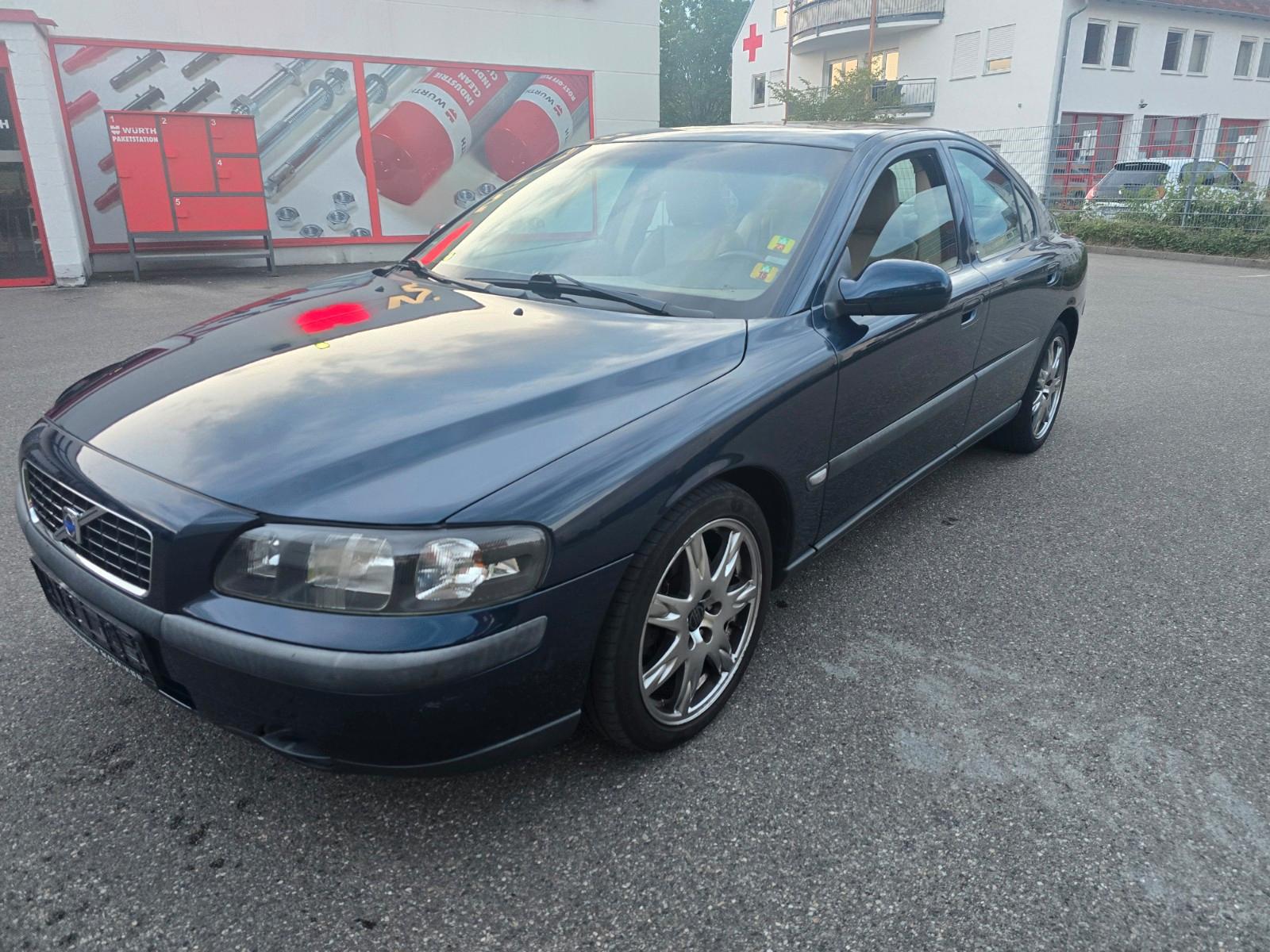 Volvo S60 2.4.      "Tüv neu + ZR neuwertig"
