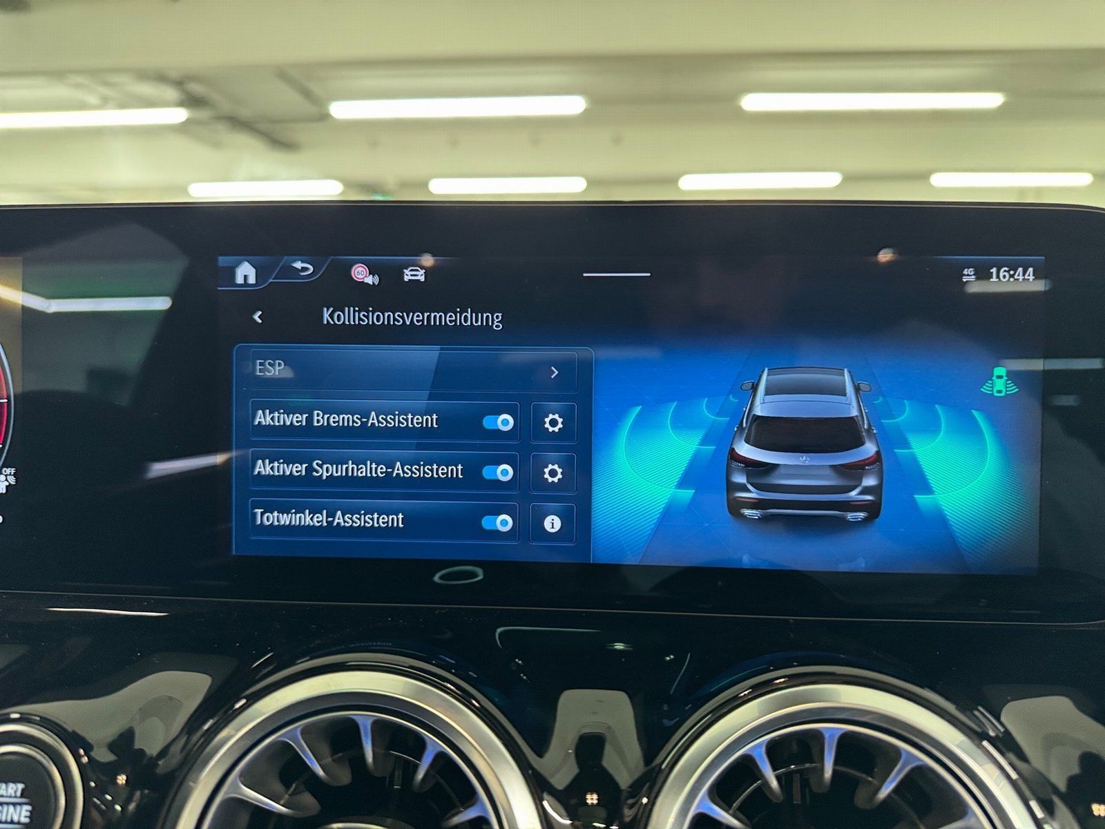 Fahrzeugabbildung Mercedes-Benz GLA 220 d 4M Premium*Pano*Totwink*360*Multibeam*
