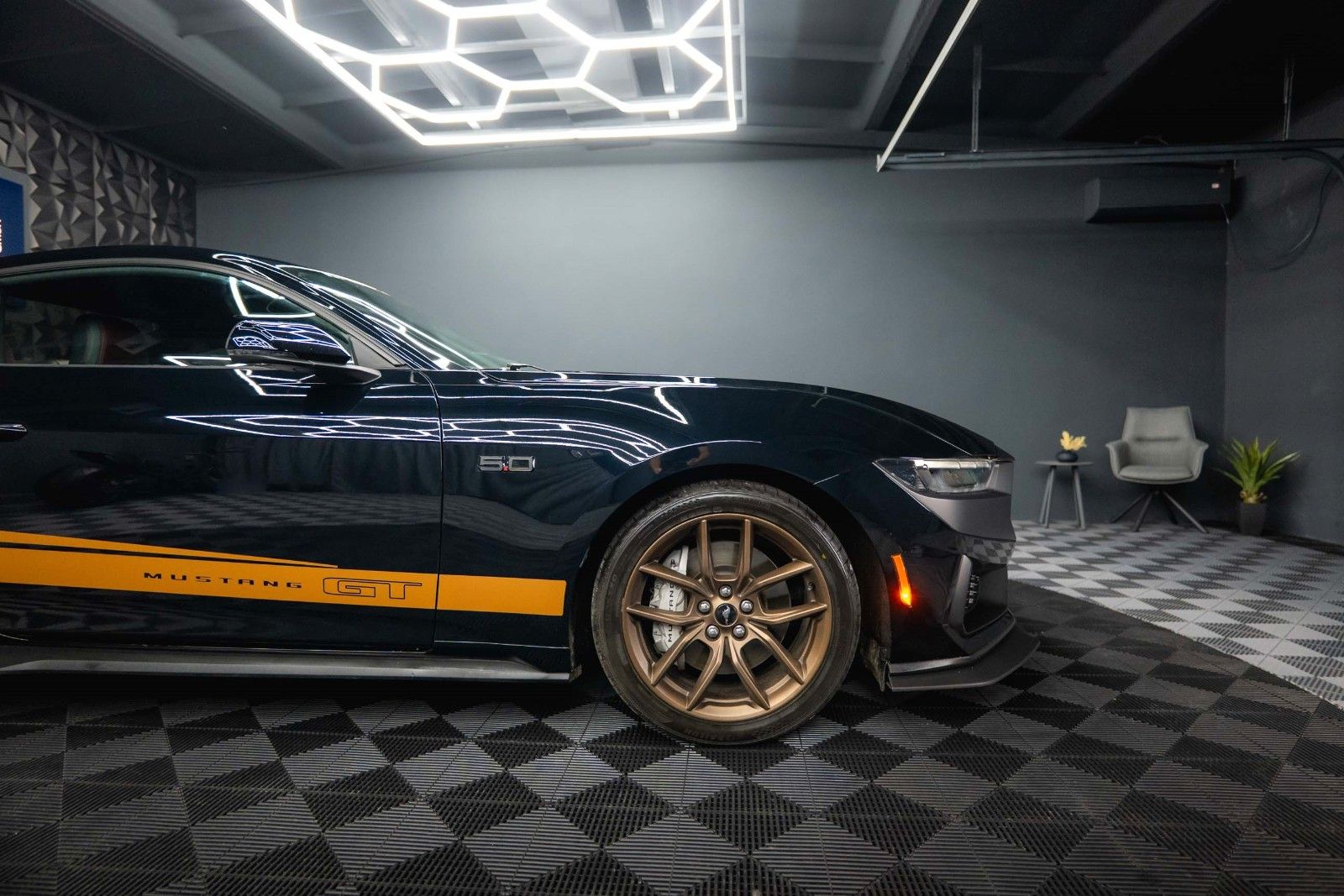 Fahrzeugabbildung Ford Mustang Fastback 5.0 Ti-VCT V8 Dark Horse 6-Gang