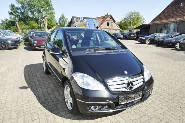 Mercedes-Benz A160 Avantgarde Teilleder/Klima/SHZ/PDC