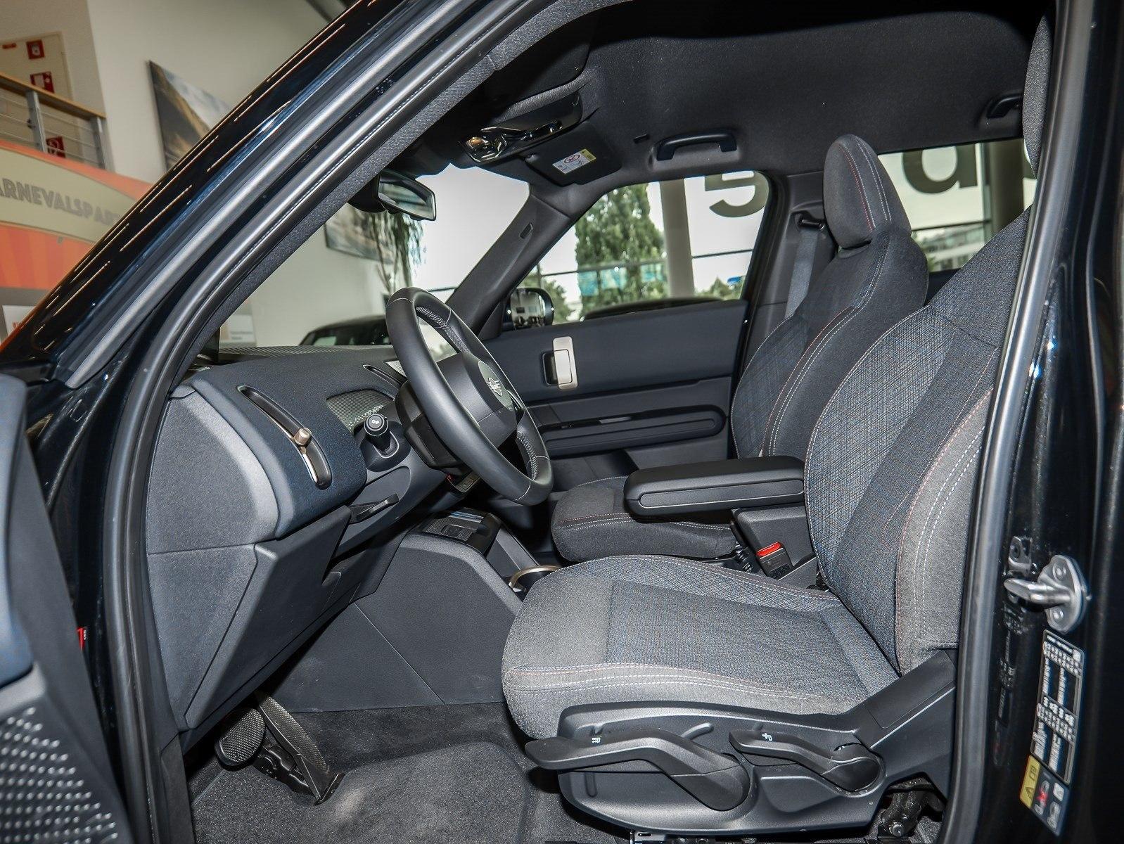 MINI Countryman E Essential SHZ PDC LED