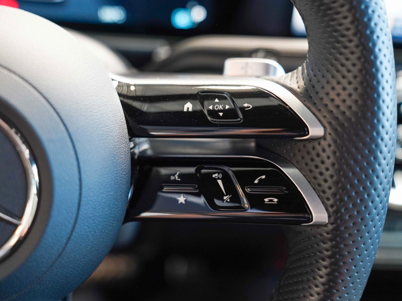 Mercedes-Benz EQB 350 4M AMG Premium Pano  Memory  Distronic foto 17