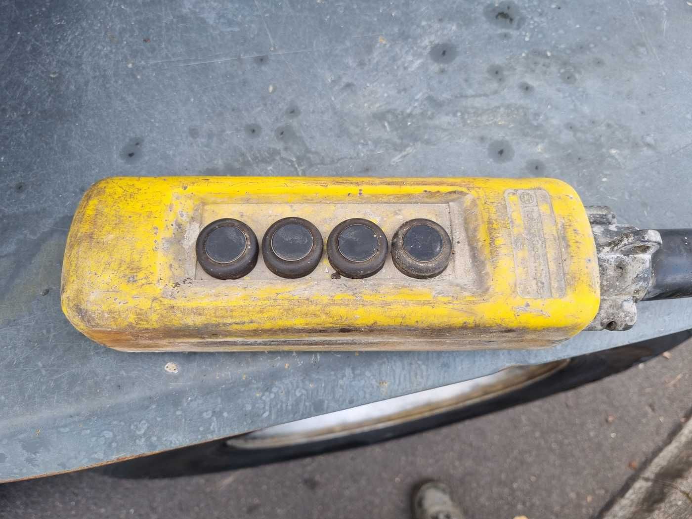 Fahrzeugabbildung Andere KWB P-382-STI Betonmischer Motor SAF-Achsen Lift