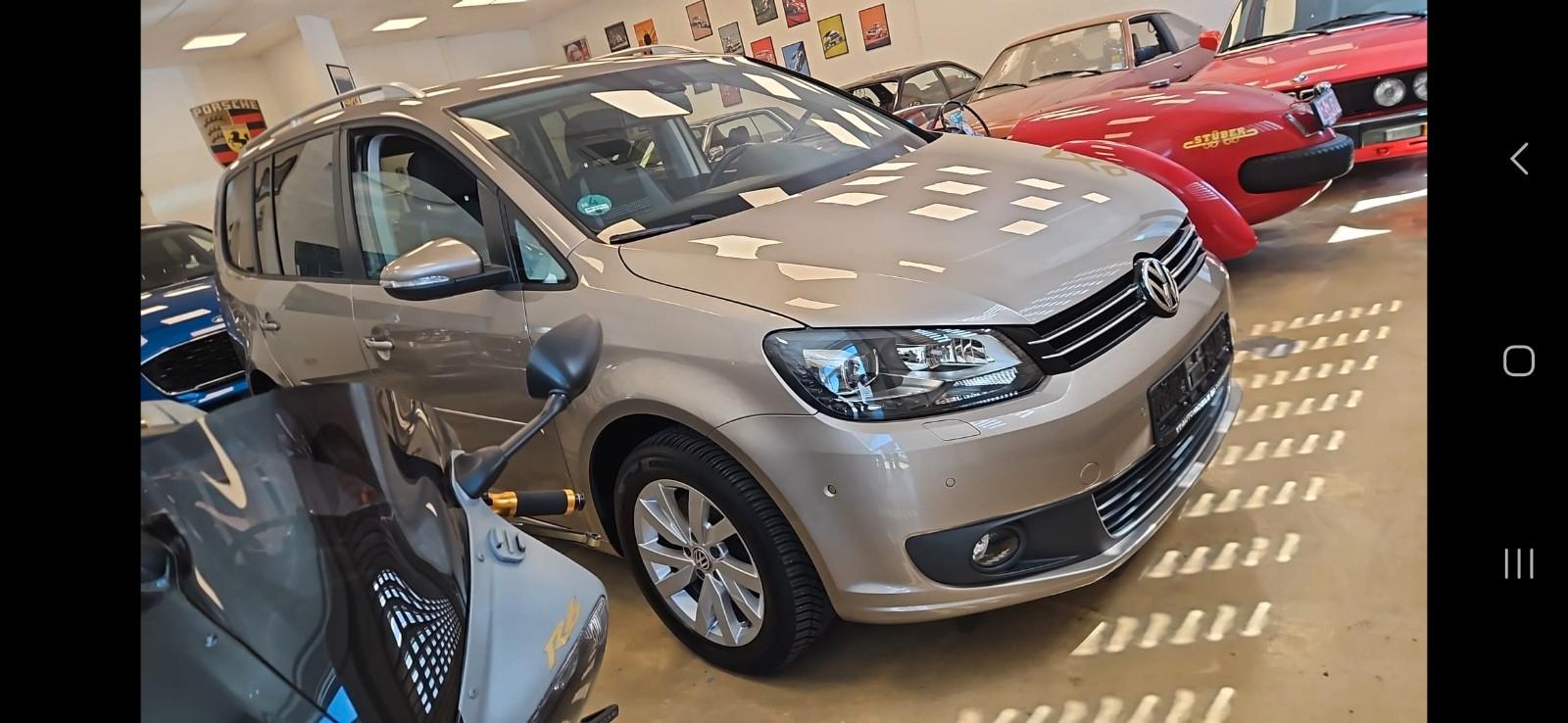 Volkswagen Touran Life NEU TÜV + INSPEKTION