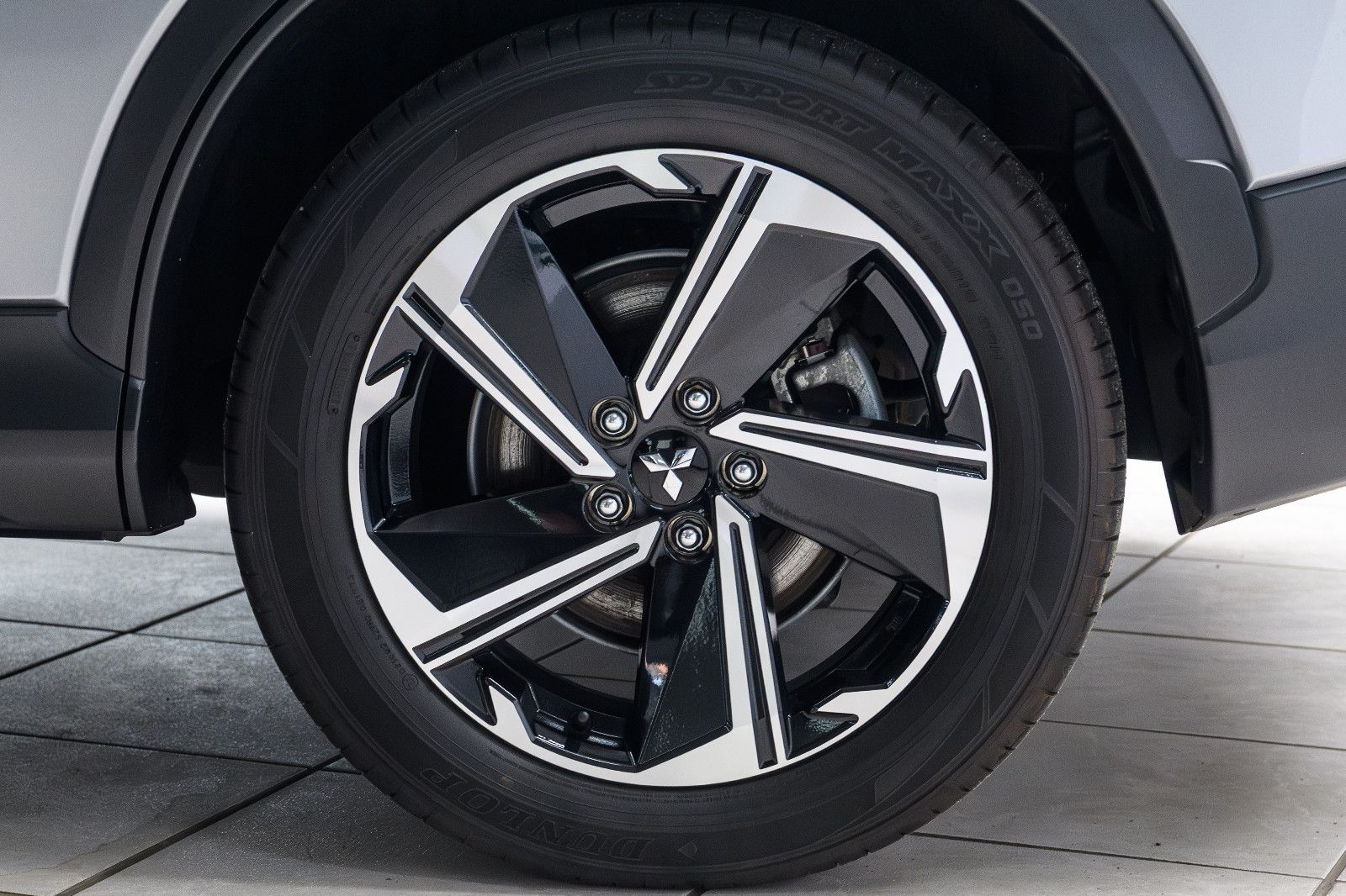 Fahrzeugabbildung Mitsubishi Eclipse Cross 2.4 PHEV 4WD +Kam +BT +SHZ +SOH97%