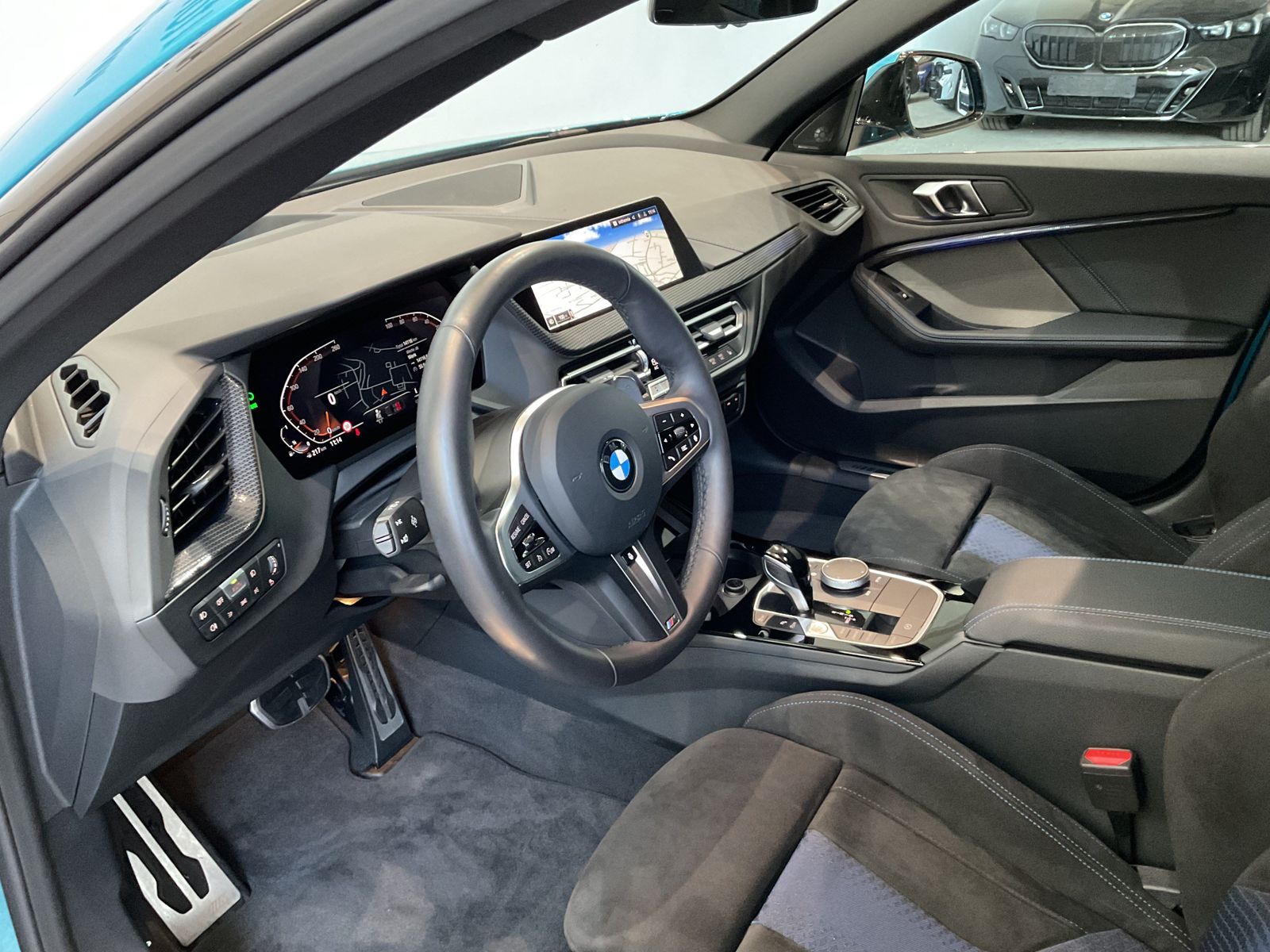 Fahrzeugabbildung BMW 220i 19" LMR | M-Sport | Head-Up Display
