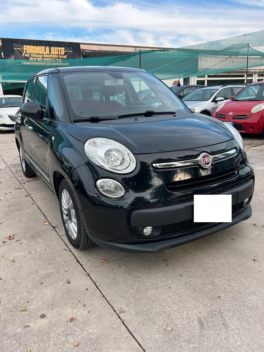 Fiat 500L 2015 — interior