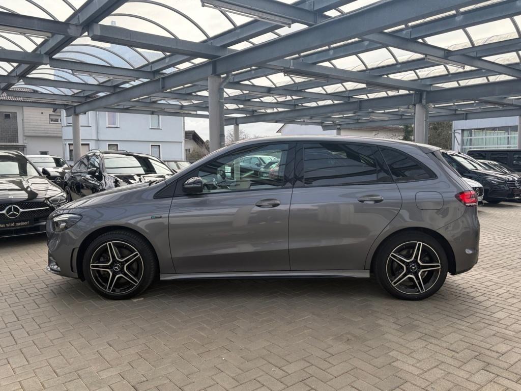 Mercedes-Benz B 250 e AMG+NIGHT+AHK+DISTRONIC+360°-KAMERA+NAVI