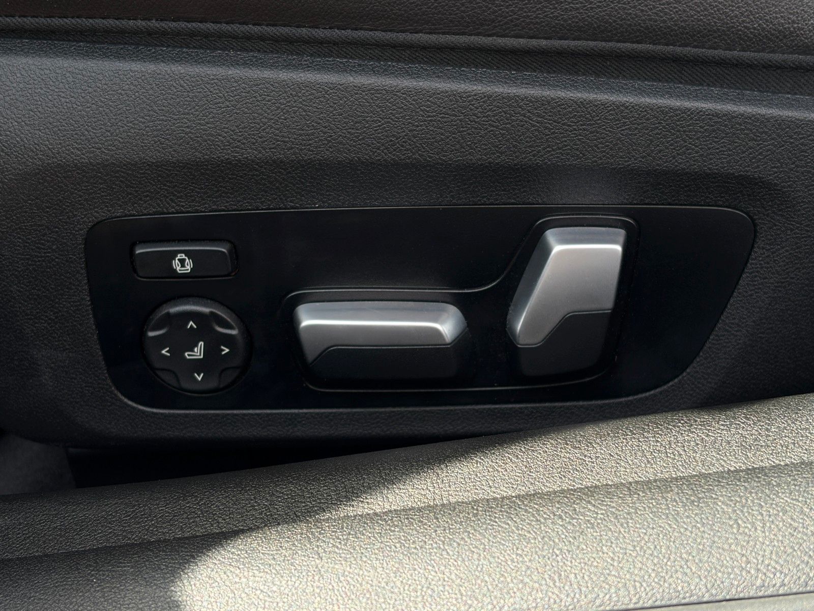 Fahrzeugabbildung BMW 420i Cabrio Aut. Memory Leder CAM HiFi AHK