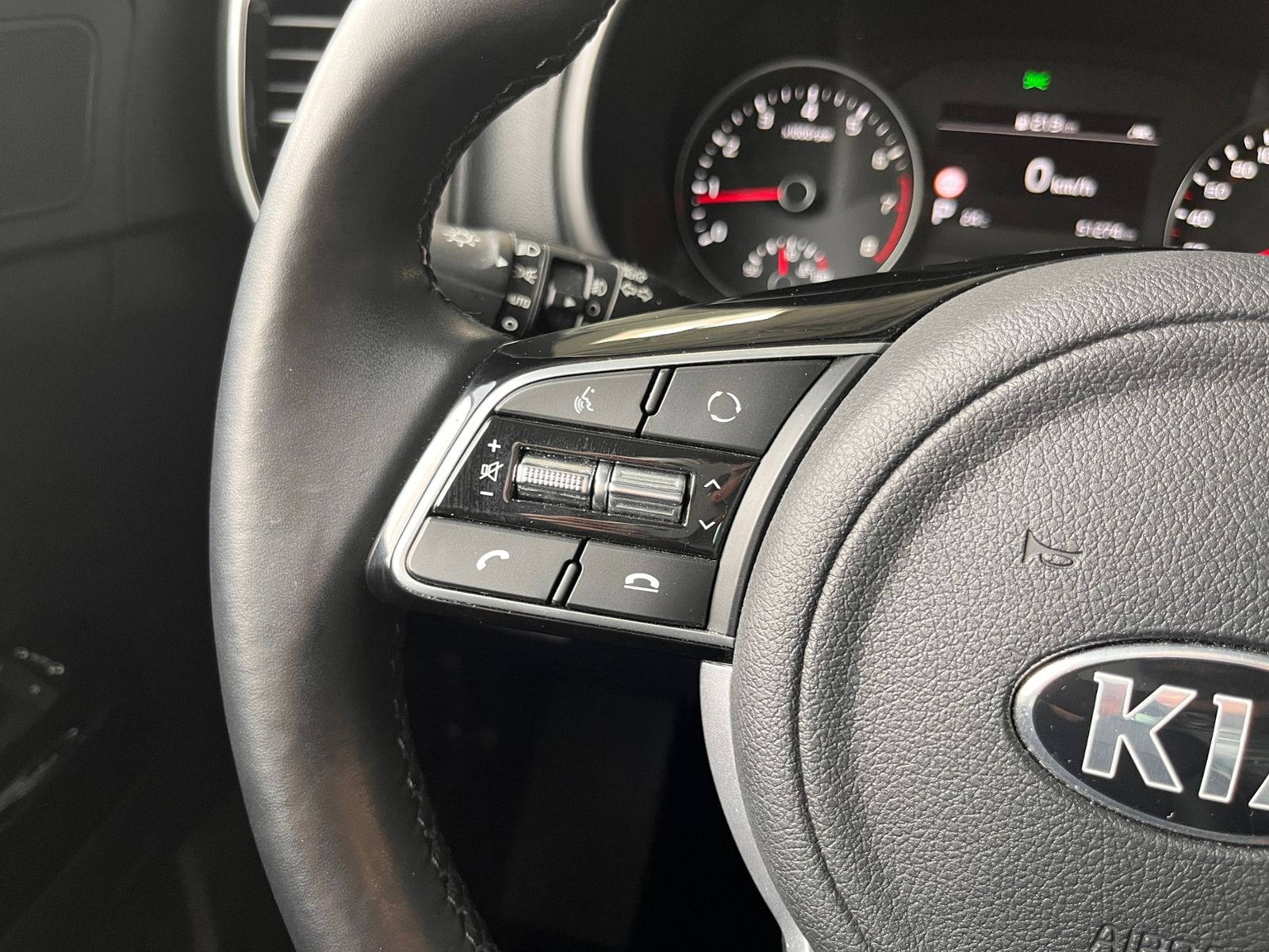 Fahrzeugabbildung Kia Sportage Black Edition 4WD JBL LED NAVI
