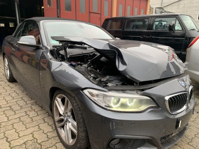 BMW 220 i M Sport Cabrio+Aut. Navi+Xenon+Leder+ALU
