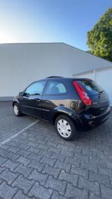 Ford Fiesta 1,4 16V Black Magic Black Magic - Ford Fiesta: Black Magic