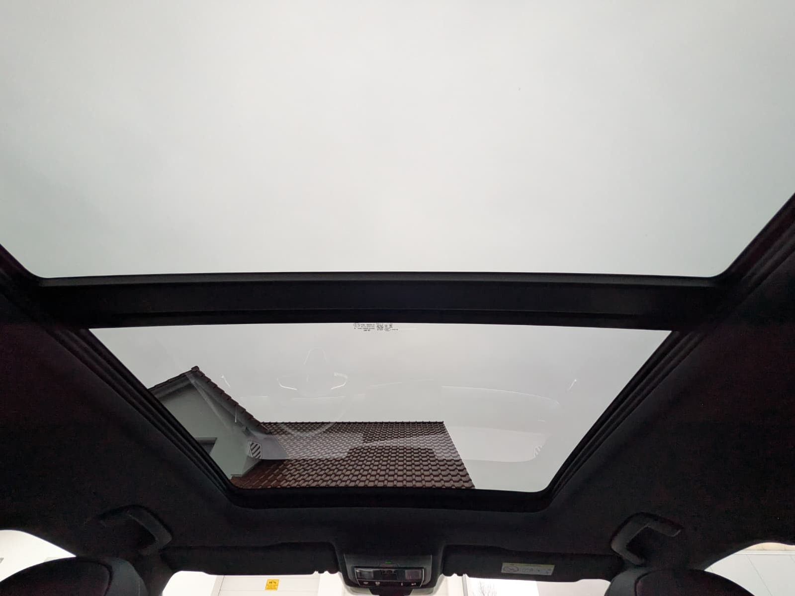 Fahrzeugabbildung Volkswagen Tayron 2.0 TDI 4M R-Line 7Si*MATRIX*AHK*PANO*HUD