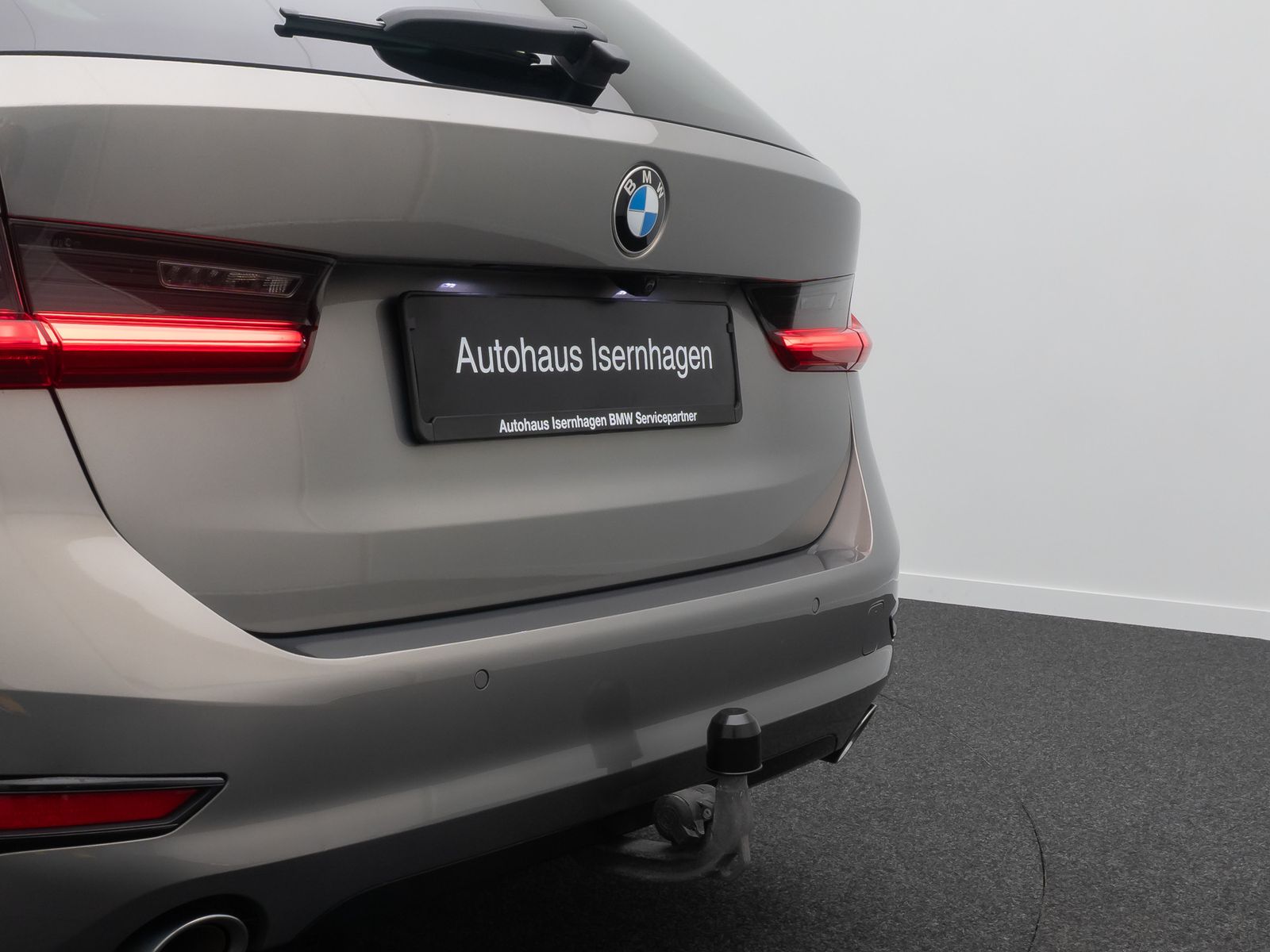 Fahrzeugabbildung BMW 320d xD Sport Line H/K DAB AHK Kamera 18Zoll