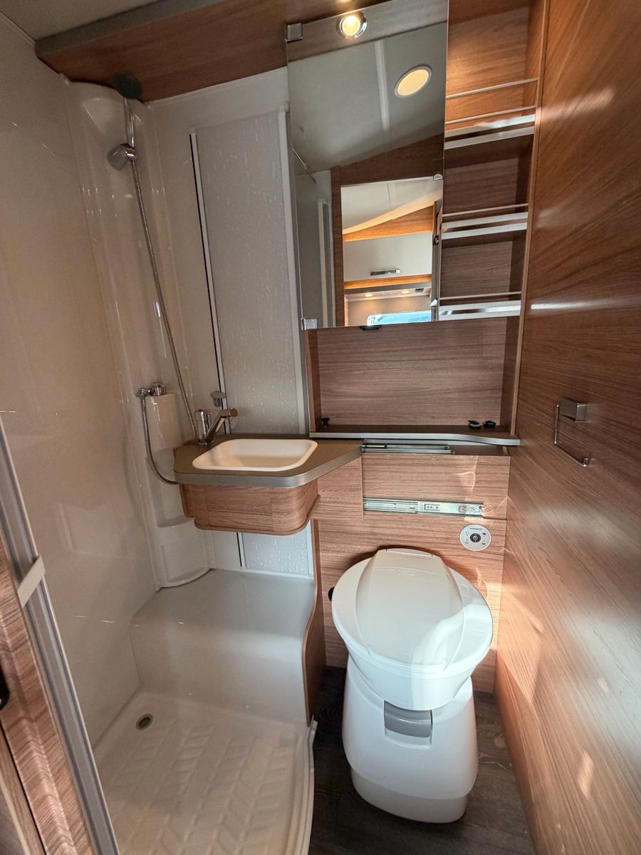 Fahrzeugabbildung Weinsberg CaraSuite 650 MEG