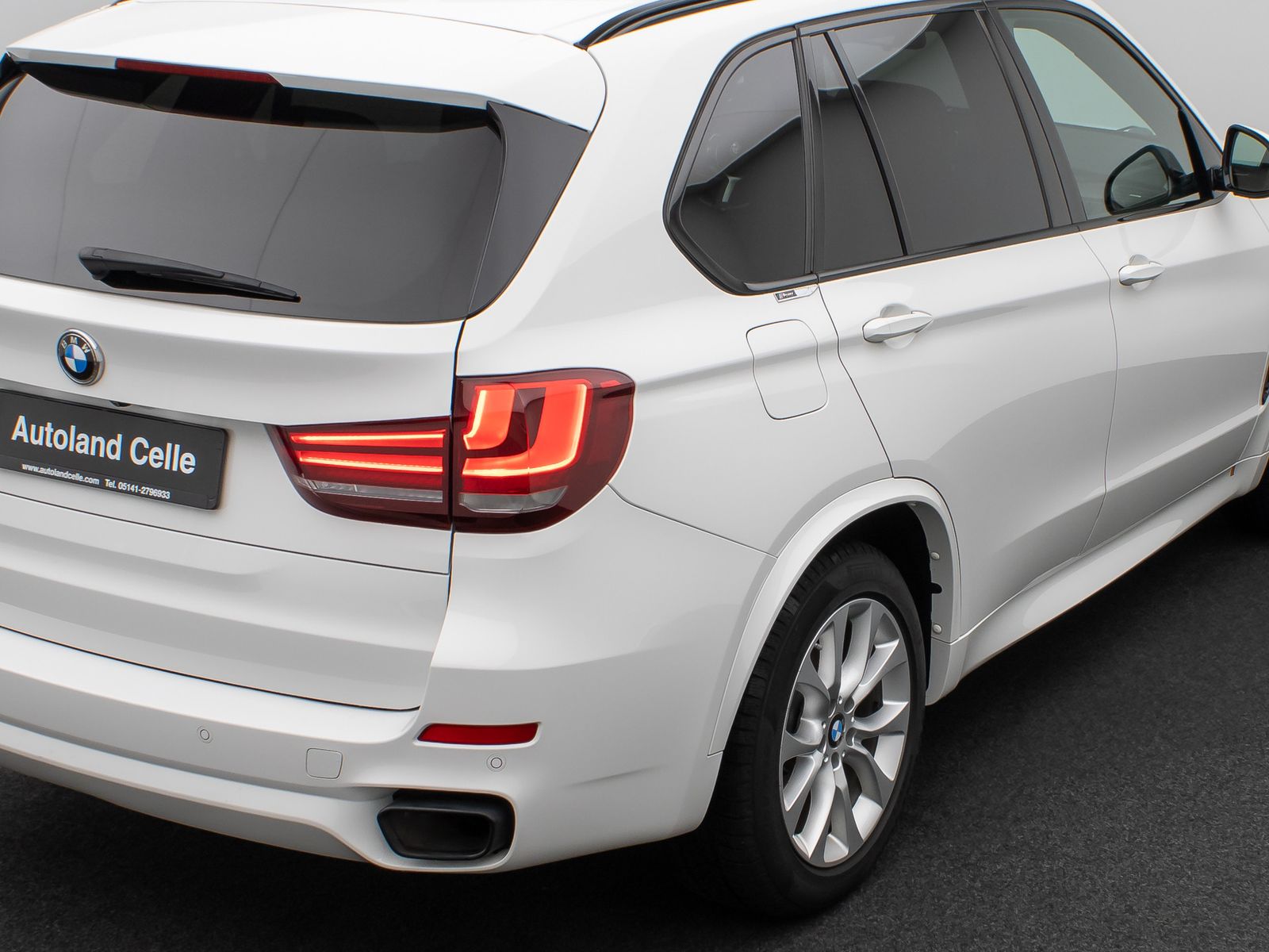 Fahrzeugabbildung BMW X5 xD40d M Sport HUD H/K SoftCL Komfort AHK Alar