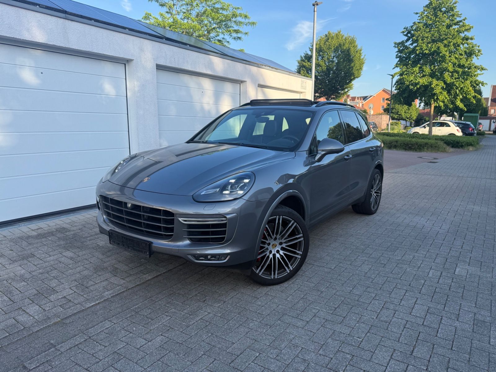 PORSCHE Cayenne Turbo